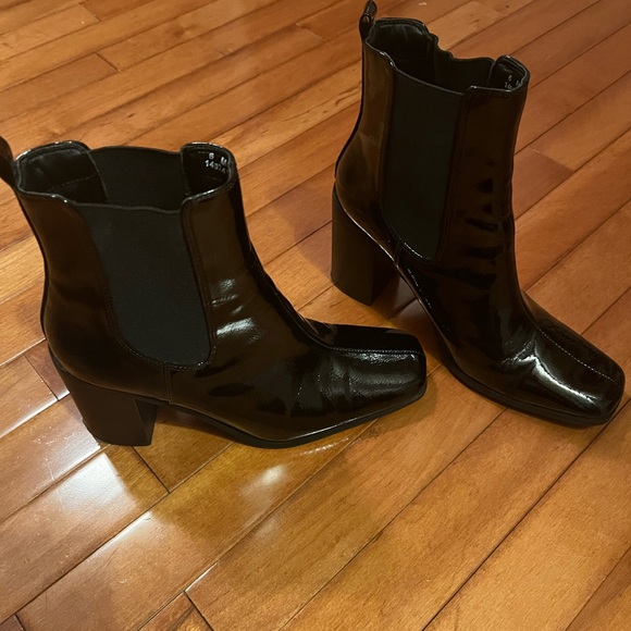 ASOS black patent Chelsea boot - Picture 3 of 3